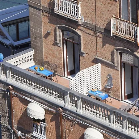 - La Terrazza Sul Porto 1 * Sorrento
